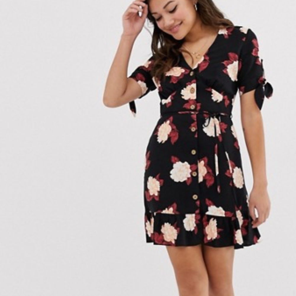 Summer flowery dress (never worn)